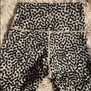 Size 4 LuluLemon Tights. message your offer! NEED GONE